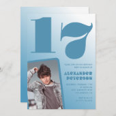 Blauwe gradiënt 17e verjaardag uitnodigingen Boy F (Voorkant / Achterkant)