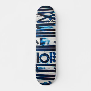 Blauwe graffiti skateboard