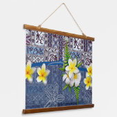 Blauwe Hawaïaanse tapa en plumeria Hangend Wandkleed (Gebogen)