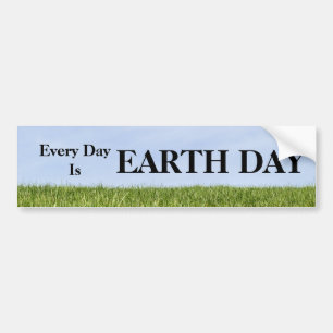 Blauwe hemel en groene gras (elke dag is de dag va bumpersticker