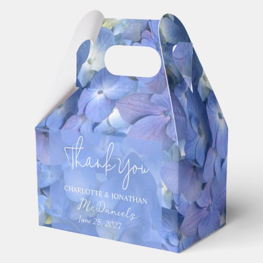 Blauwe hortensia bloemblaadjes bruiloft gepersonal bedankdoosjes (Voorkant)