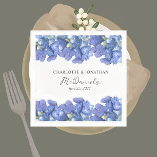 Blauwe hortensia bloemblaadjes bruiloft gepersonal servet