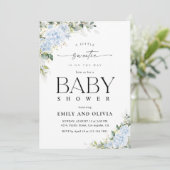 Blauwe Hydrangea Bloemige Baby Shower Uitnodiging (Staand voorkant)