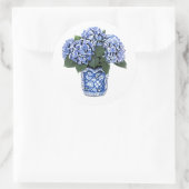 Blauwe hydrangeas in een Floral Ceramic Pot. Ronde Sticker (Tas)