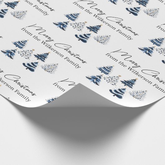 Blauwe kerstbomen aangepaste naam cadeaupapier (Hoek)