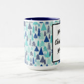 Blauwe kerstbomen in een Evergreen Forest Mok (Midden)