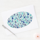 Blauwe kerstbomen in een Evergreen Forest Ovale Sticker (Envelop)