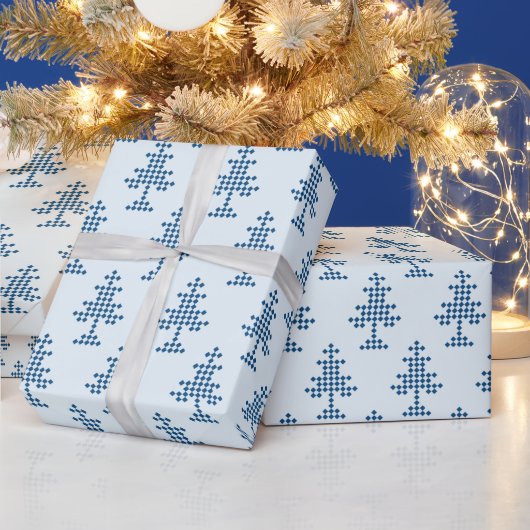 Blauwe kerstboom op sneeuw cadeaupapier (Feestdagen)