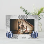 Blauwe Kerstcadeaus en sneeuwvlokken Fotokaart Feestdagenkaart (Staand voorkant)