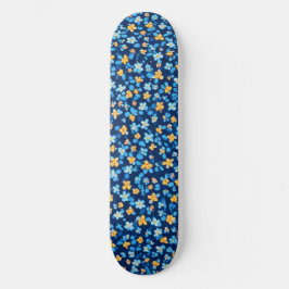 Blauwe kleine bloemen patroon skateboard
