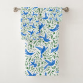 Blauwe kogels en bladeren. bad handdoek (Insitu)