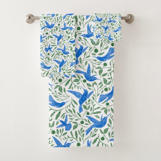 Blauwe kogels en bladeren. bad handdoek (Insitu)