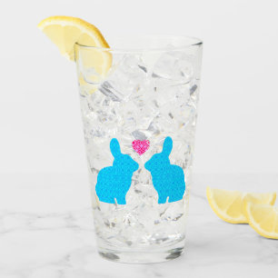 Blauwe konijnen en roze hart glas