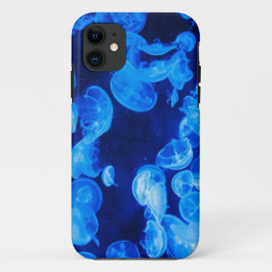 Blauwe kwal onder water iPhone 11 hoesje