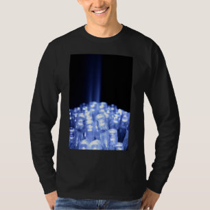 Blauwe LED-lampjes sluiten met lichtstraal T-shirt