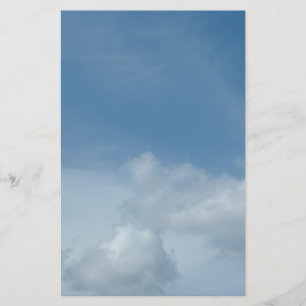 blauwe lucht en witte wolken briefpapier