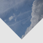 Blauwe lucht en witte wolken op weefselpapier tissuepapier (Detail)