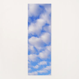 Blauwe luiers en fluffy wolken yogamat