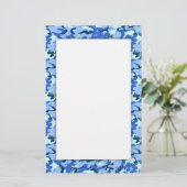 Blauwe militaire achtergrond van Camouflage Briefpapier (Staand voorkant)