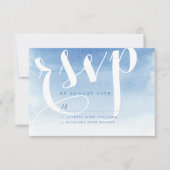 Blauwe moderne waterverf nautische strand bruiloft RSVP kaartje (Voorkant)
