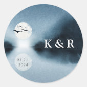 Blauwe Nacht Waterverf Landschap Bruiloft Monogram Ronde Sticker (Voorkant)