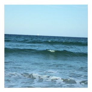 Blauwe oceaan golven die de horizon raken foto afdruk