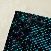 Blauwe Paarse golvende vlekken op zwarte handdoek (In situ)