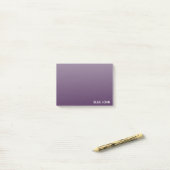 Blauwe paarse kleurennaam post-it® notes (Op bureau)