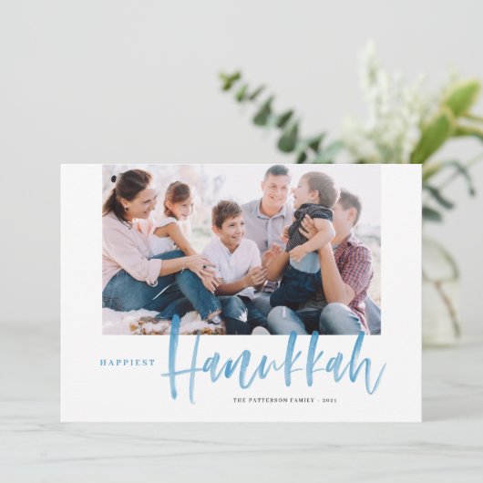 Blauwe penseelkalligrafie gelukkigste hanukkafoto feestdagenkaart (Staand voorkant)