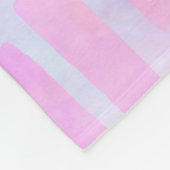 Blauwe rechthoekvormen op roze achtergrondmonogram fleece deken (Hoek)