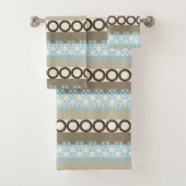 Blauwe sneeuwvlokken en bruine cirkels Winterpatro Bad Handdoek (Insitu)