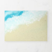 Blauwe strandgolven en zand bokeh lichten drieluik uitnodiging (Cover)