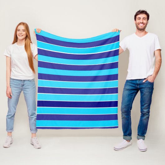 Blauwe strepen fleece deken (In situ)
