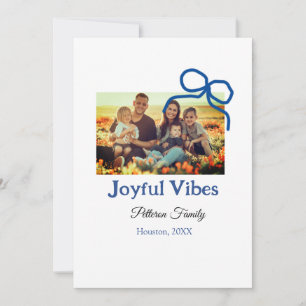 Blauwe strik vrolijke vibraties voeg familienaam f kaart