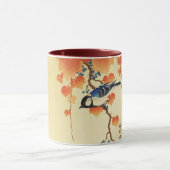 Blauwe tiervogel, Paulownia tak, rode herfstblader Mok (Midden)