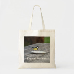 Blauwe tit voedt de Bord-liefde bij eerste bod Tote Bag
