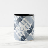 Blauwe trui Initiaal Snowflake kerst Tweekleurige Koffiemok (Center)