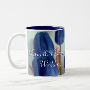 Blauwe tulpen tweekleurige koffiemok