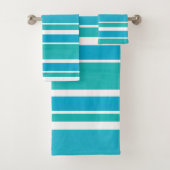 Blauwe turquoise witte strepen bad handdoek (Insitu)