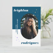 Blauwe unieke bekendmaking van het Afstuderen van Aankondiging (Staand voorkant)