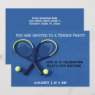 Blauwe verjaardagsfeest rackets en ballen tennis kaart