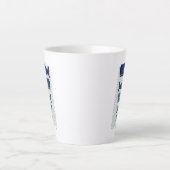 Blauwe walvisfamilie latte mok (Voorkant)