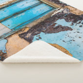 Blauwe wand en deur sherpa deken (3/4)