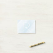 Blauwe waterverf pasteltypografie modern monogram post-it® notes (Op bureau)