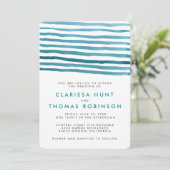Blauwe Waterverf Stripes bruiloft uitnodiging (Staand voorkant)