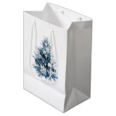 Blauwe witte kerstbomen medium cadeauzakje (Voorkant Gekanteld)