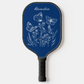 Blauwe & Witte Vlinders in Wildbloemen Monogram Pickleball Paddle (Voorkant)