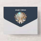Blauwe witte zeeschelp parel oceaan golven chic all in one uitnodiging (Achterkant)