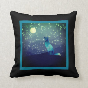 Blauwe wolf die volle maan in de bergen bewondert kussen