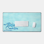 Blauwe wolf op sneeuw bureaumat (Keyboard & Muis)